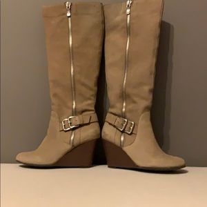 Woman’s BCBG  generation  knee boots